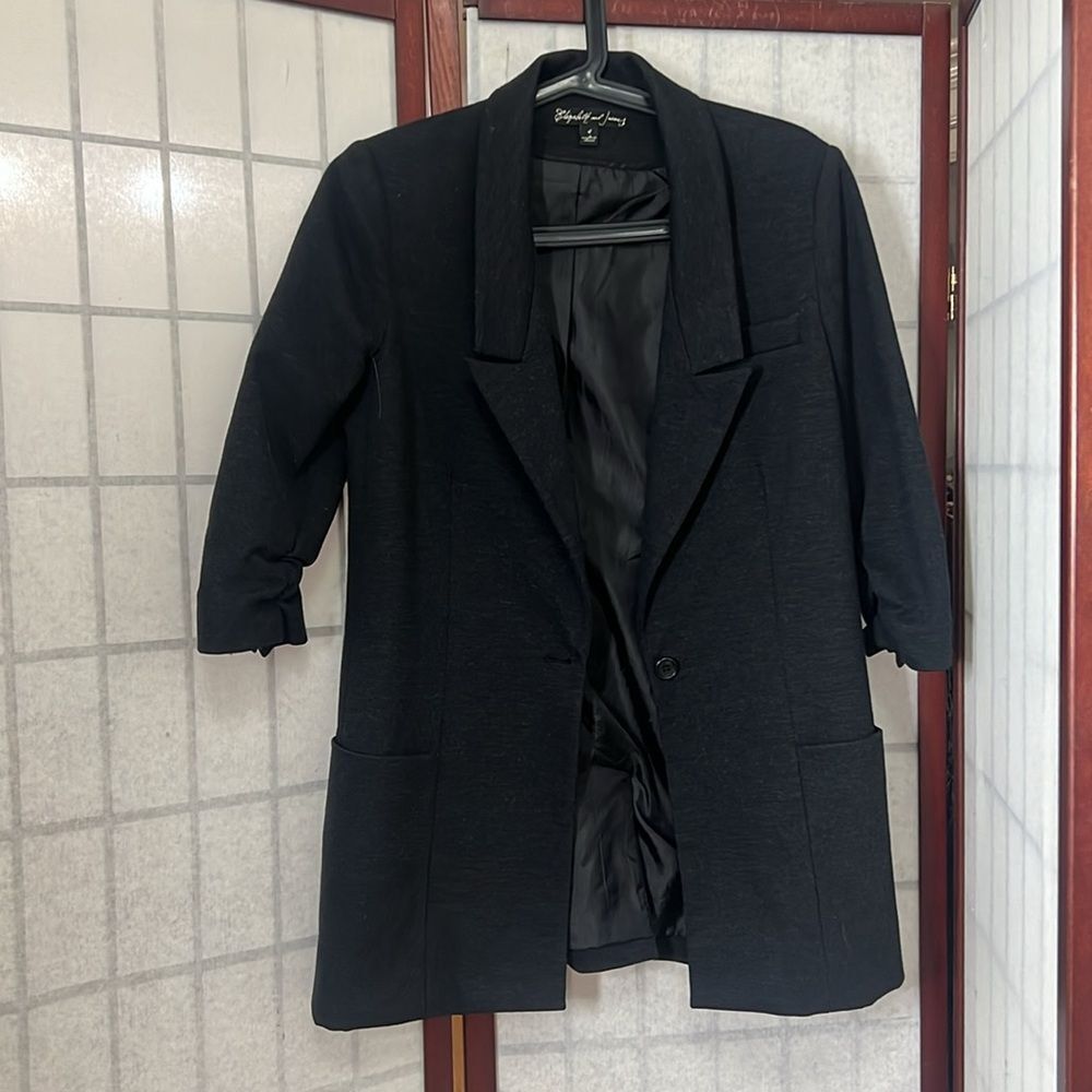 ELISABETH & JAMES  RUCHED SLEEVES‎ BLAZER SIZE 4